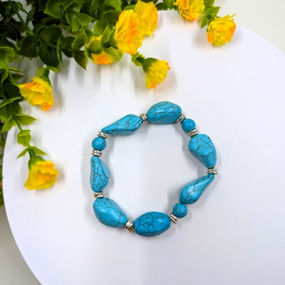 Genuine Stone Turquoise Bead Stretchy Construction Vintage Bracelet - Picture 2 of 4